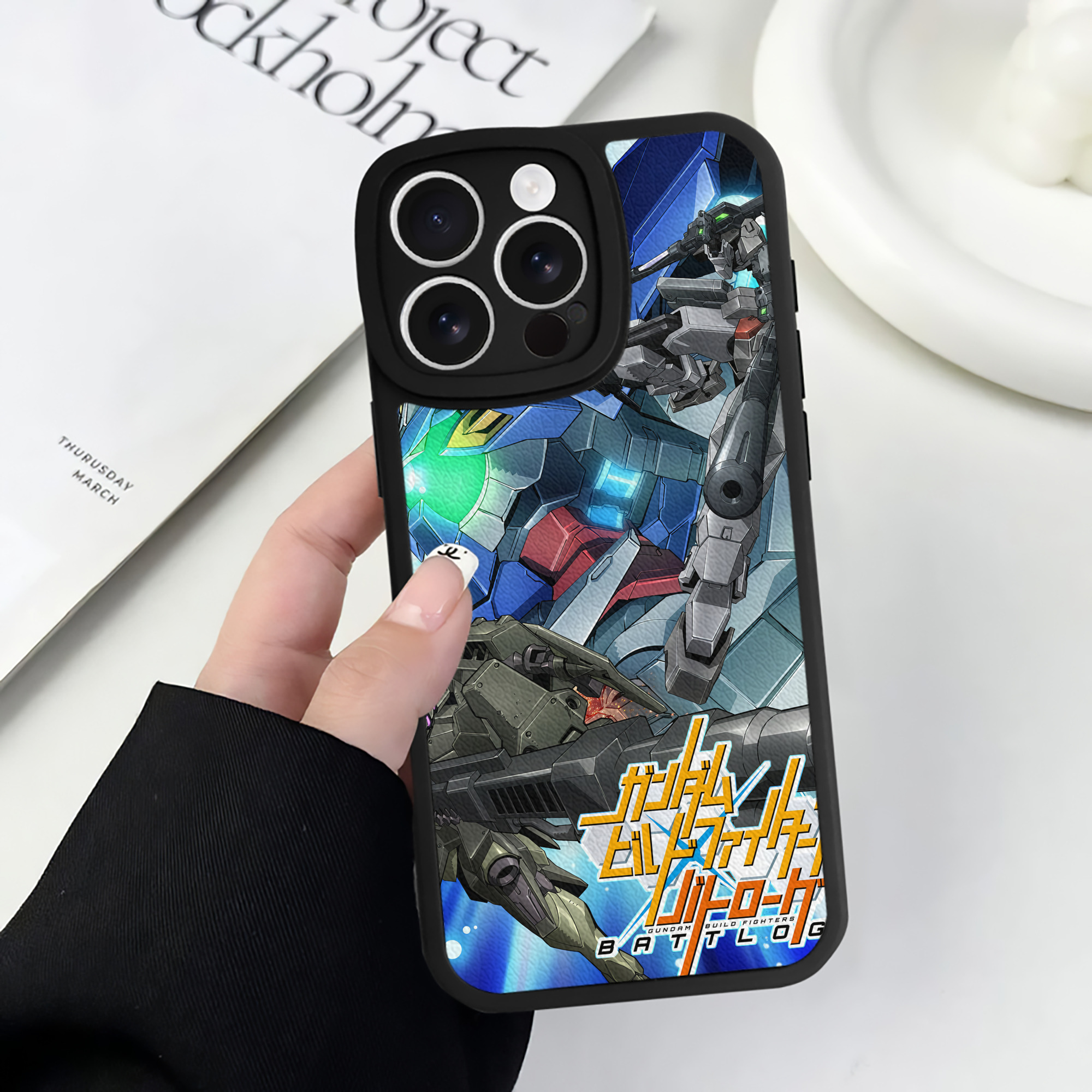 （画像用） 機動戦士ガンダム Mobile Suit Gundam 【iPhone 16シリーズ対応】シリコンスマホケース（レザー調） 材質：シリコン